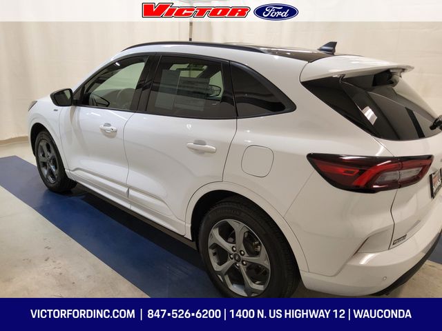 2023 Ford Escape ST-Line photo 2
