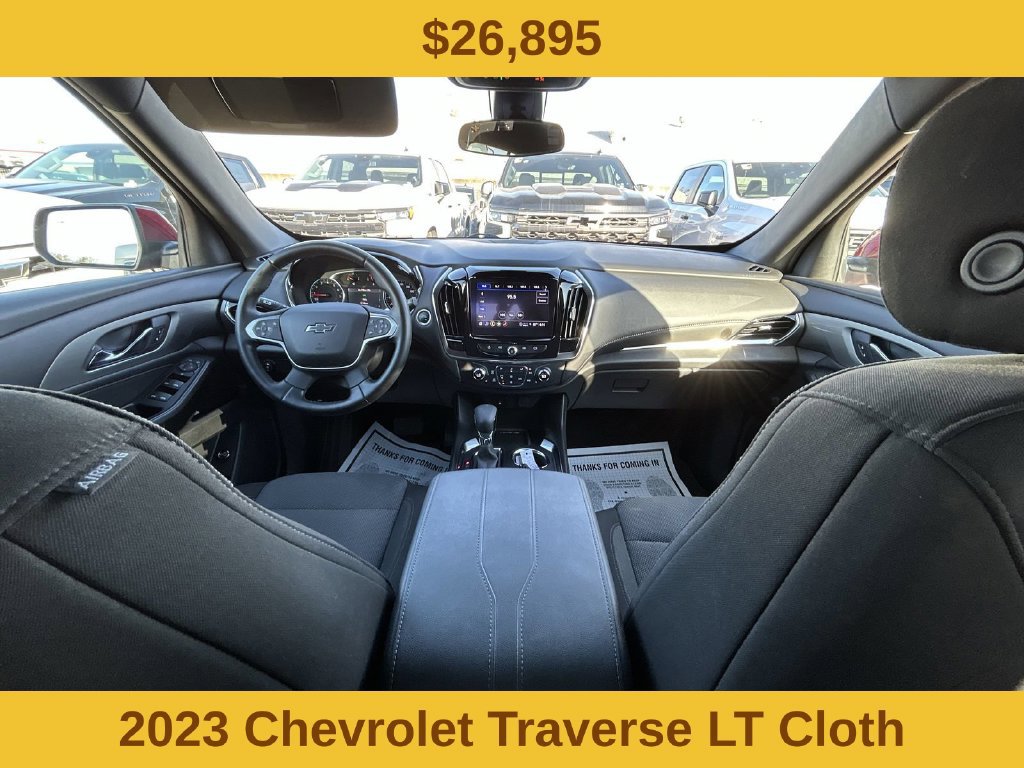 2023 Chevrolet Traverse photo 2