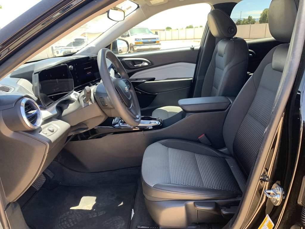 2024 Chevrolet Trax LT - Photo 17