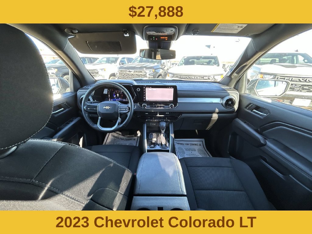 2023 Chevrolet Colorado photo 2