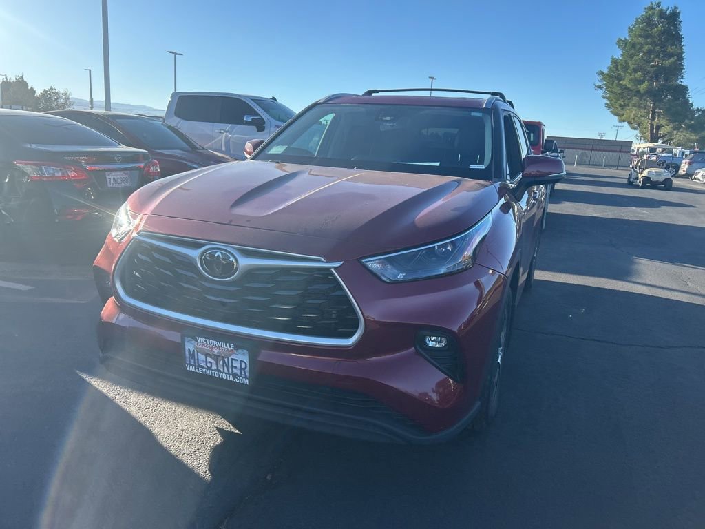 2022 Toyota Highlander XLE photo 3