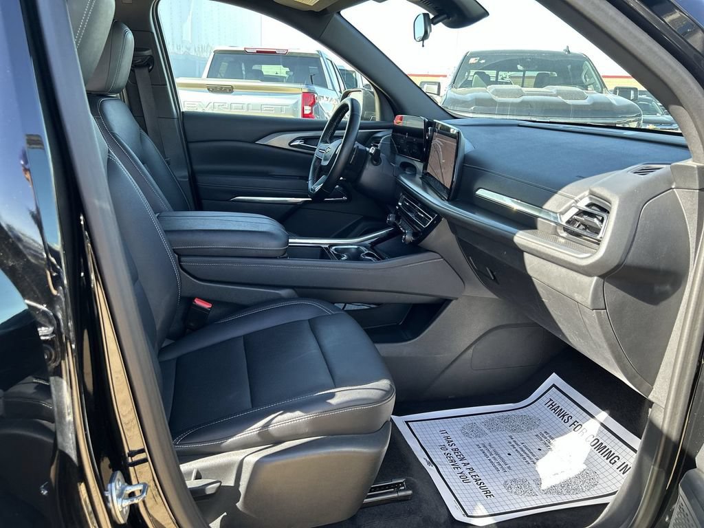 2025 Chevrolet Traverse LT - Photo 25
