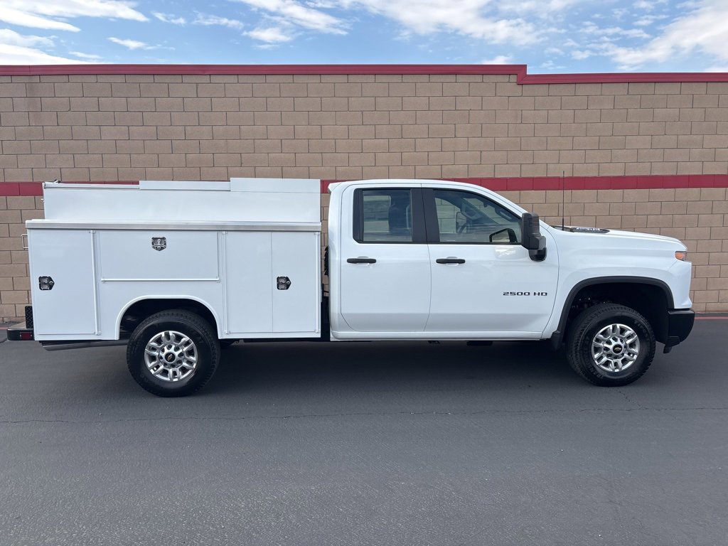 2025 Chevrolet Silverado 2500HD photo 4