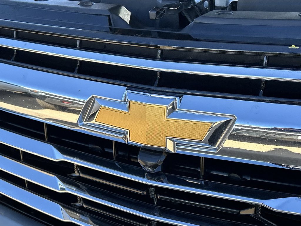 2025 Chevrolet Suburban LT - Photo 29