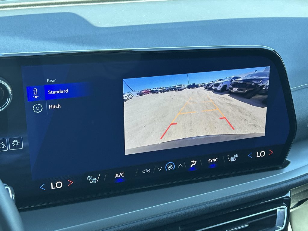 2025 Chevrolet Traverse LT - Photo 18