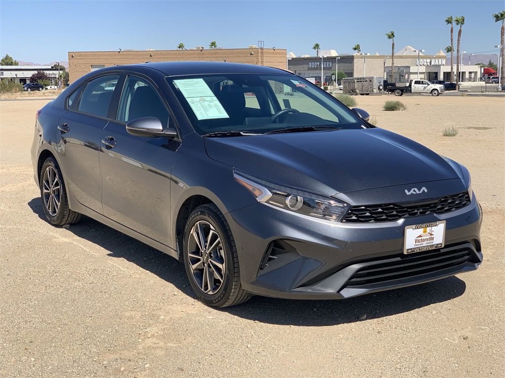 2023 Kia Forte LXS photo 3