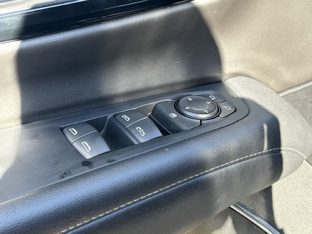 2025 Chevrolet Suburban LT - Photo 21