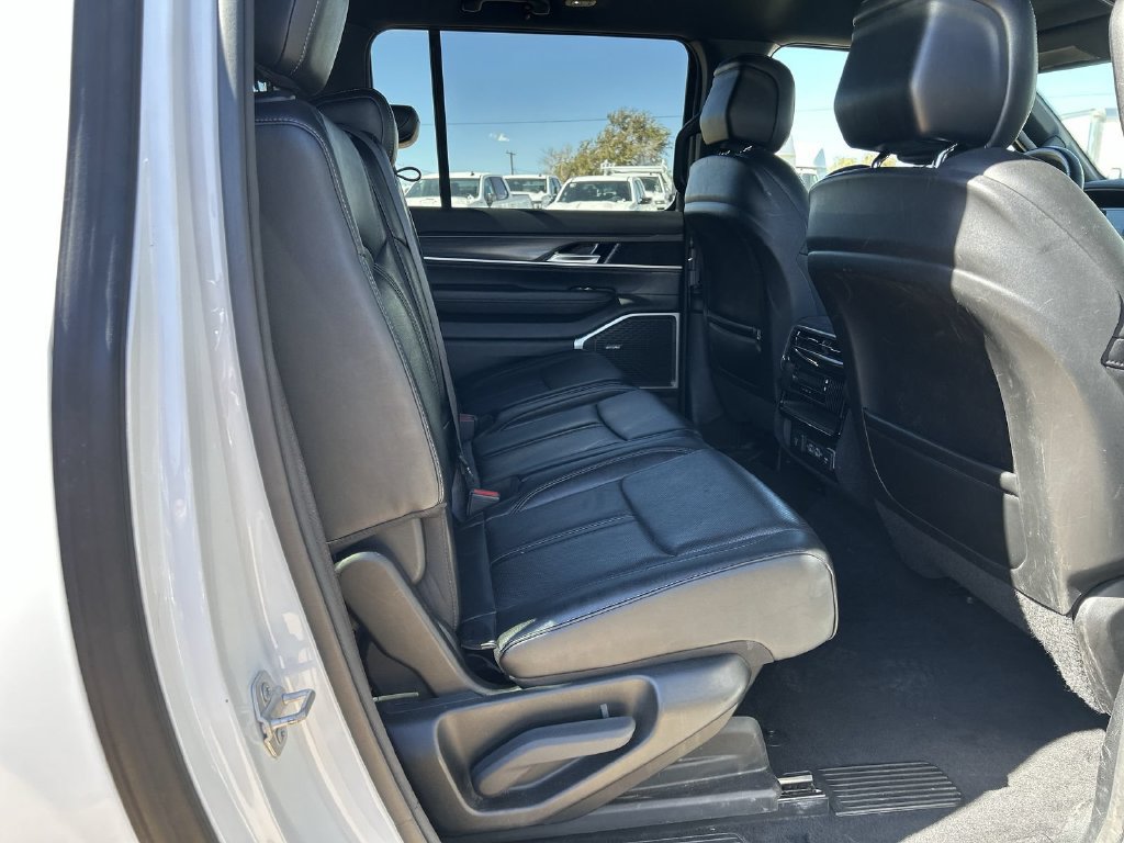 2023 Jeep Wagoneer L Series II - Photo 25
