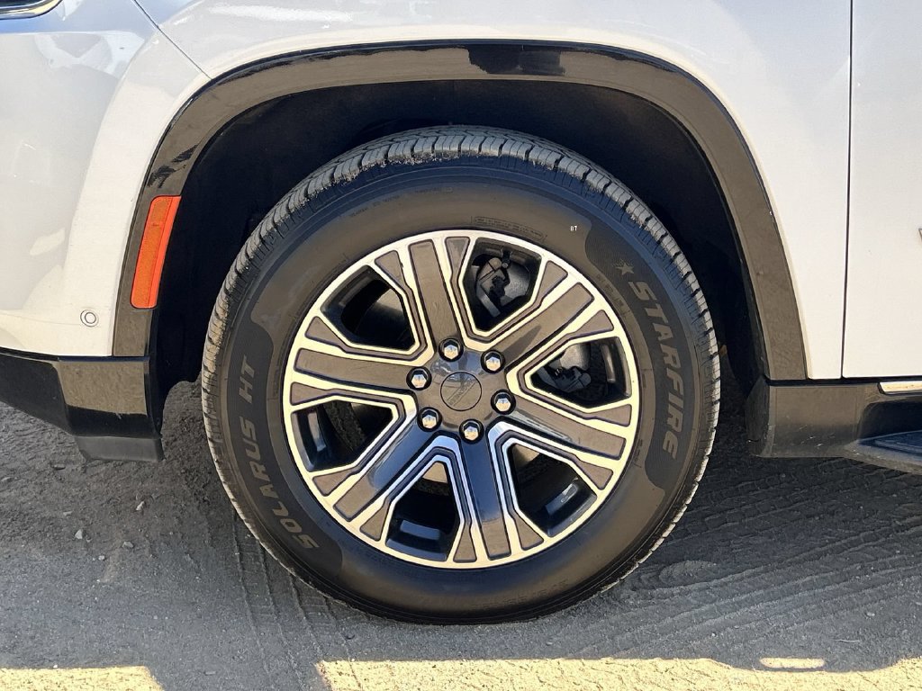 2023 Jeep Wagoneer L Series II - Photo 31