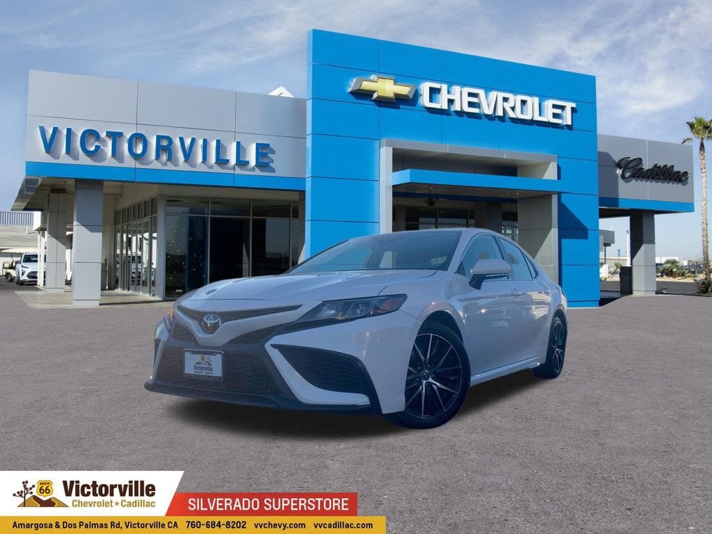 2023 Toyota Camry SE's photo