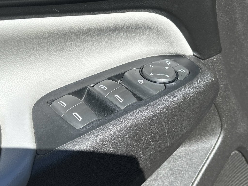 2018 Chevrolet Equinox LS - Photo 27