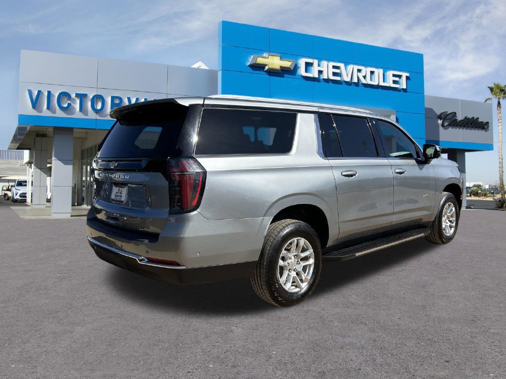 2025 Chevrolet Suburban LT - Photo 6