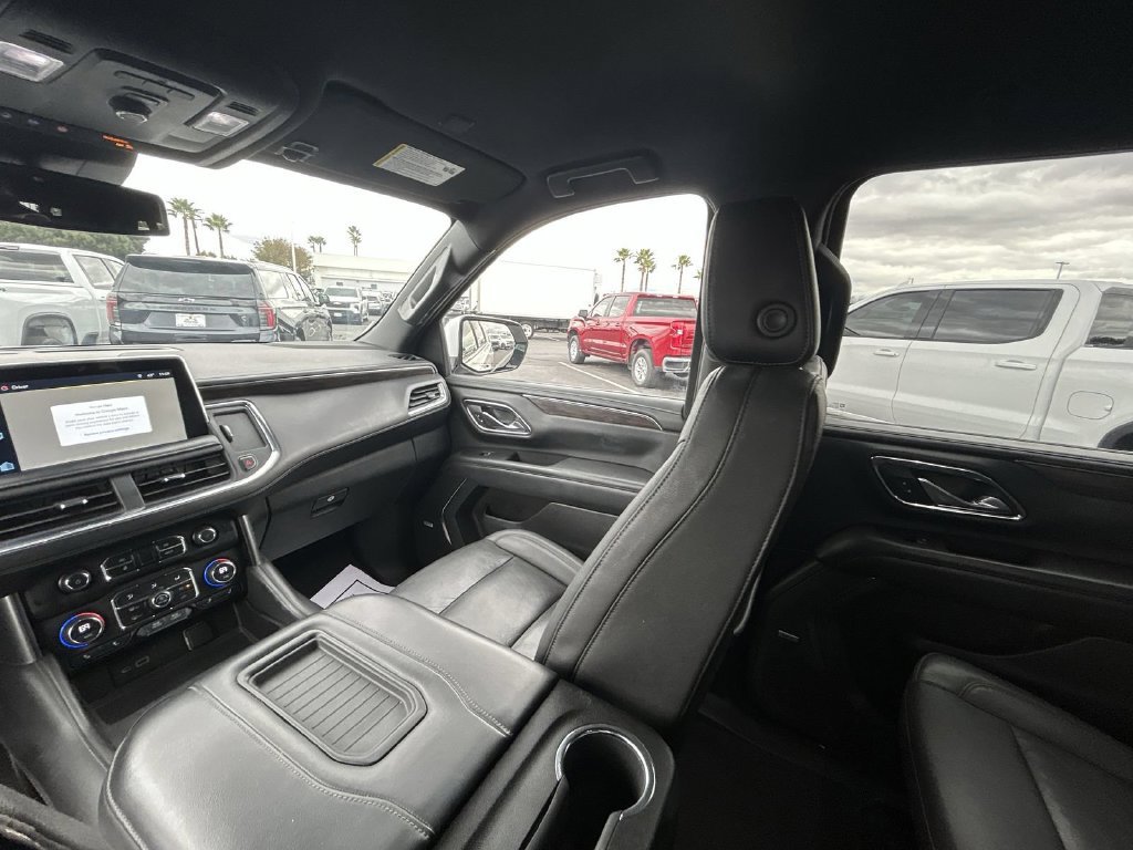 2023 Chevrolet Suburban photo 3