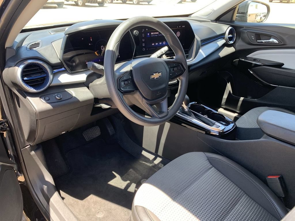 2024 Chevrolet Trax LT - Photo 7