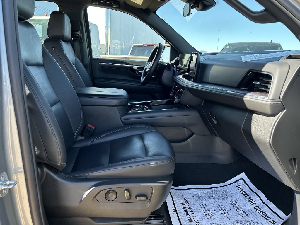 2025 Chevrolet Suburban LT - Photo 26