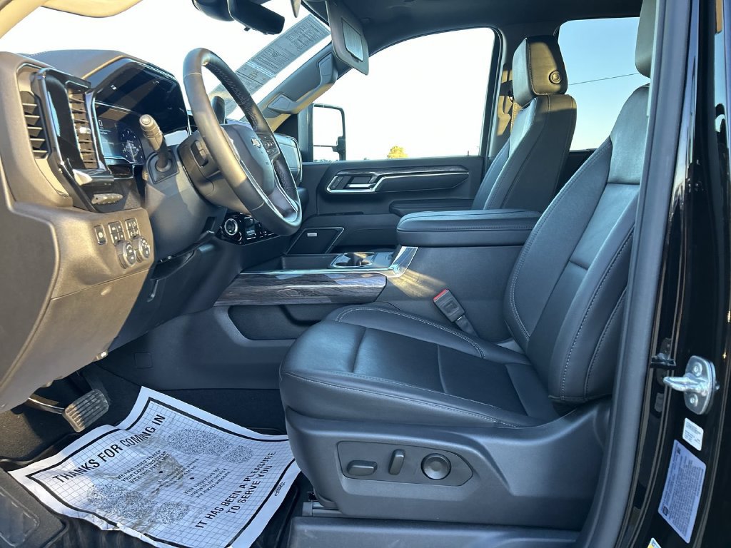 2025 Chevrolet Silverado 2500HD LTZ - Photo 24