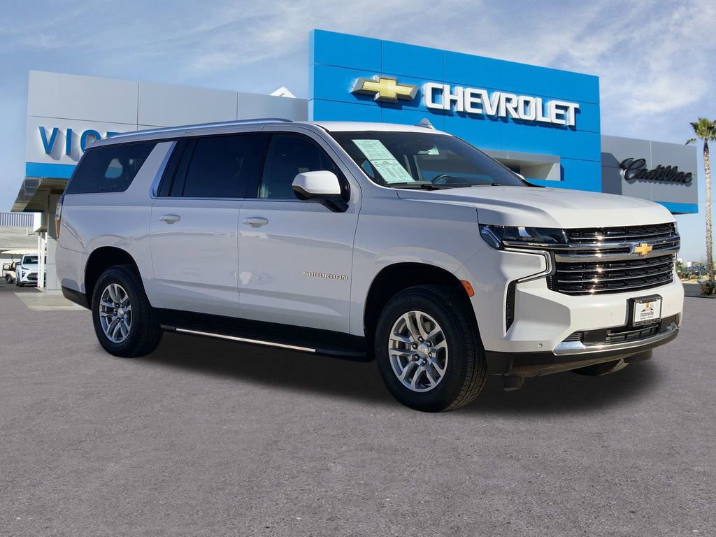 2024 Chevrolet Suburban LT photo 2
