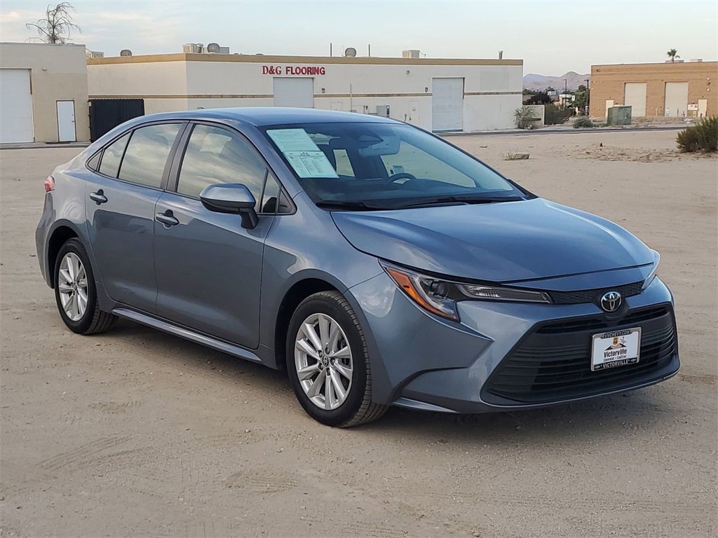 2024 Toyota Corolla LE photo 3