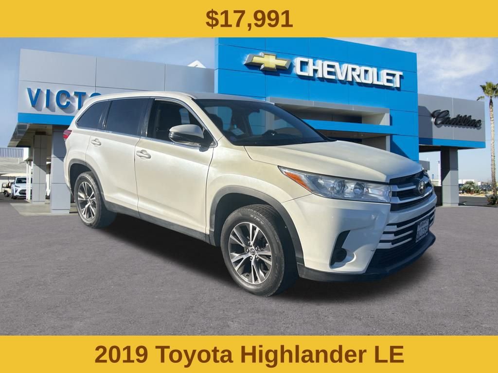 2019 Toyota Highlander LE photo 2