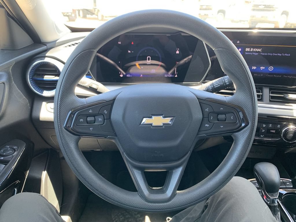 2024 Chevrolet Trax LT - Photo 9