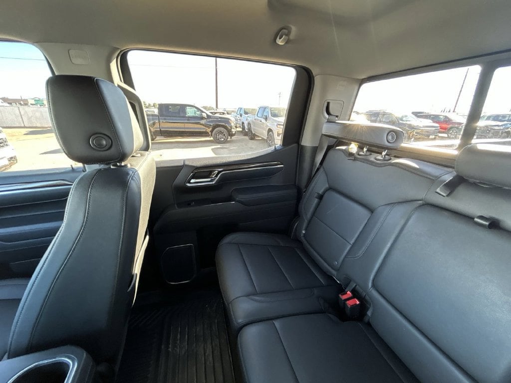 2023 Chevrolet Silverado 1500 photo 4