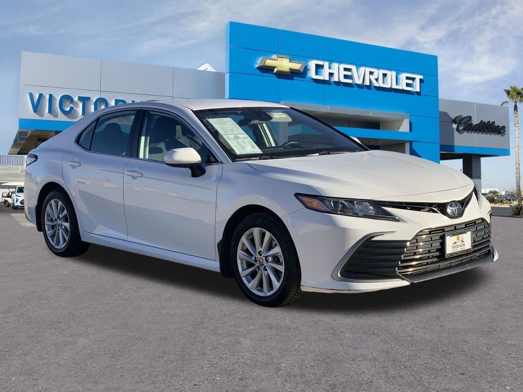 2023 Toyota Camry LE photo 2