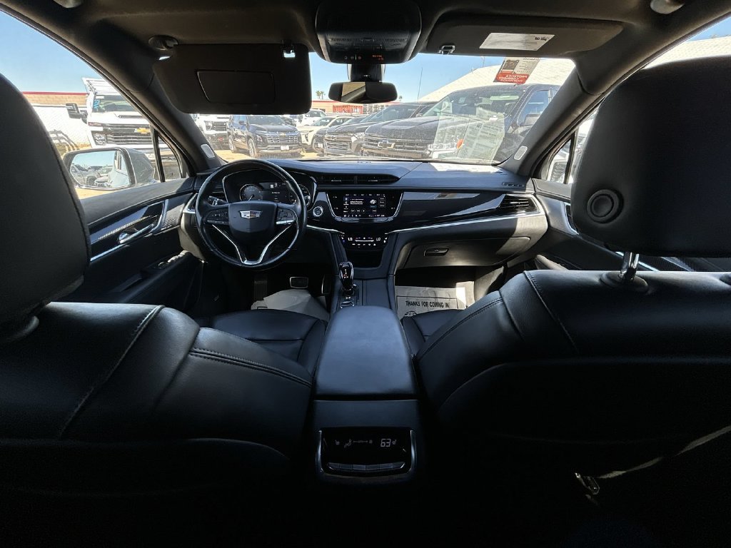 2024 Cadillac XT6 photo 2