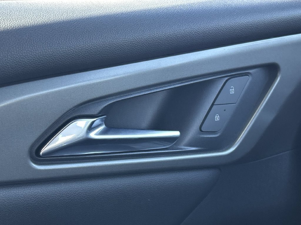 2025 Chevrolet Traverse LT - Photo 22
