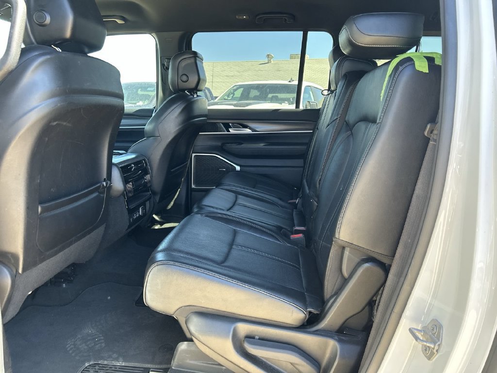2023 Jeep Wagoneer L Series II - Photo 23