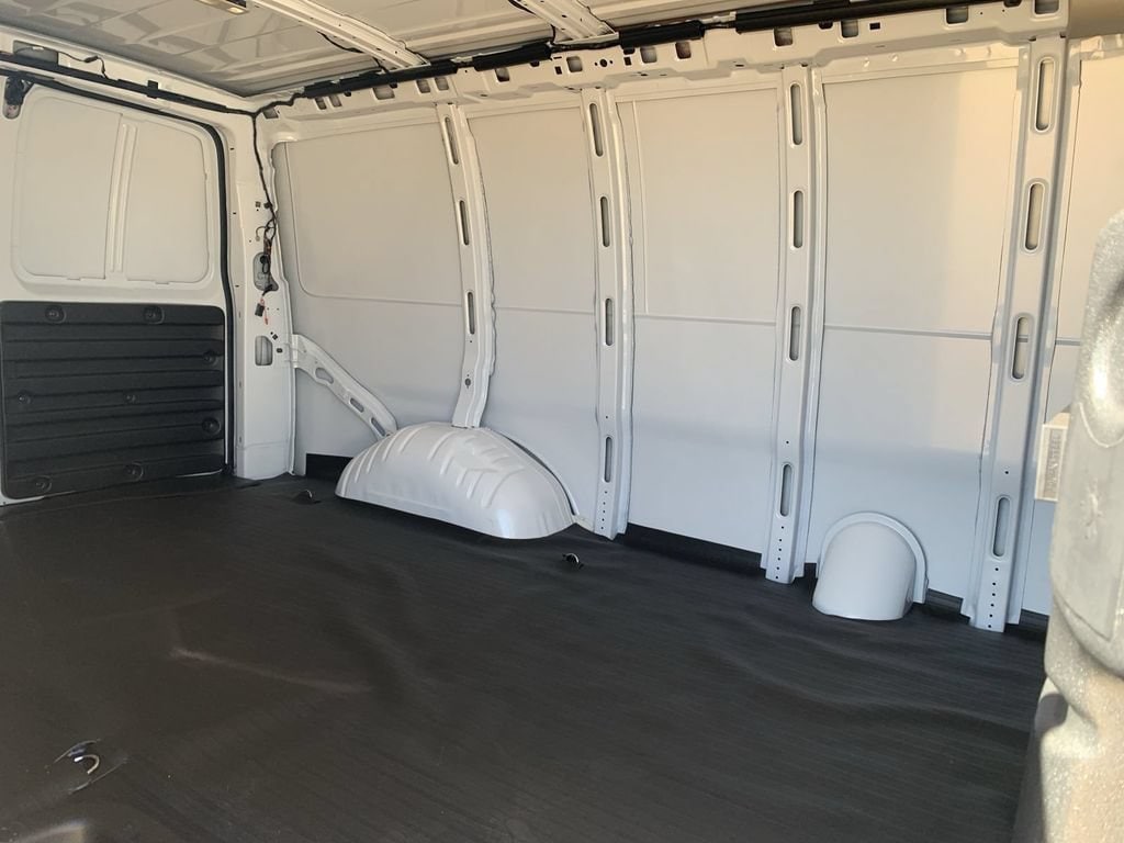 2026 Chevrolet Express Cargo Work Van - Photo 25