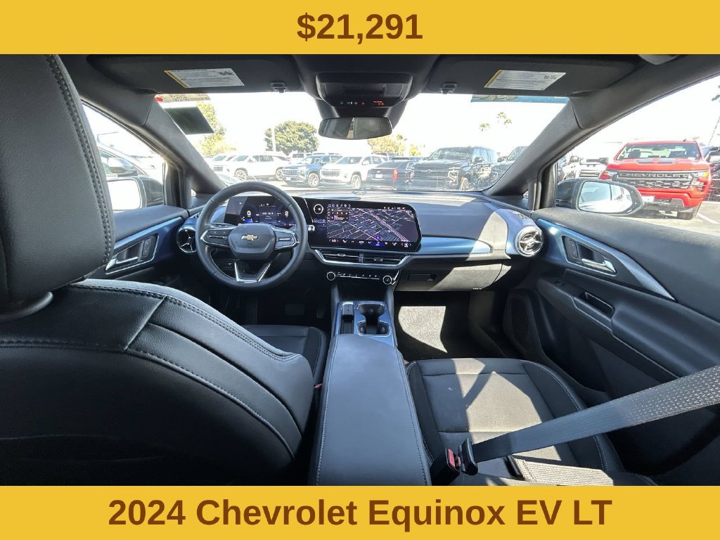 2024 Chevrolet Equinox EV photo 2