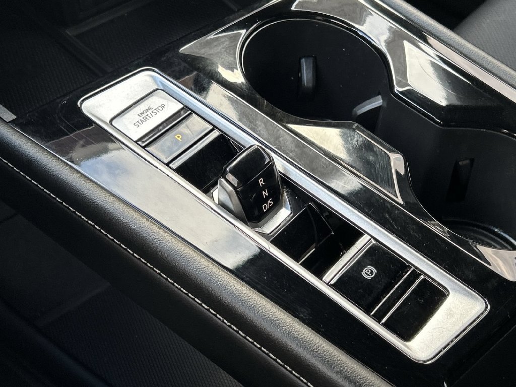 2024 Volkswagen Atlas Cross Sport SE w/Tech - Photo 19