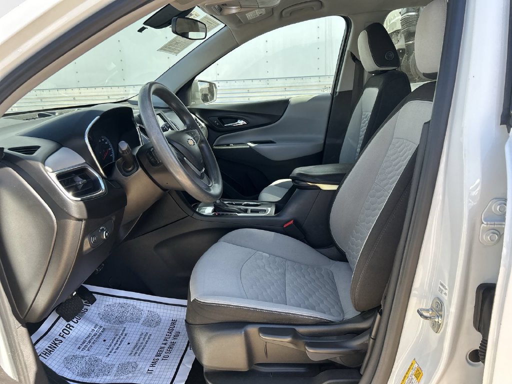 2018 Chevrolet Equinox LS - Photo 23