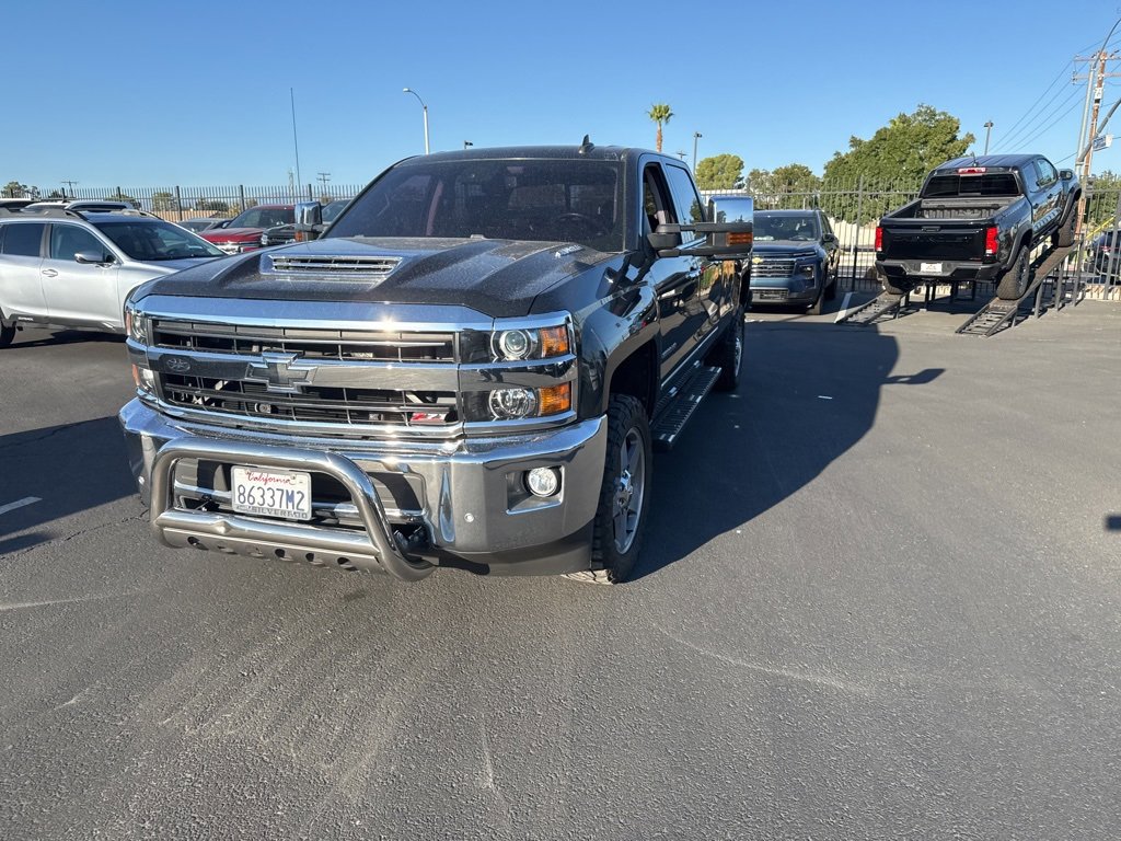 2018 Chevrolet Silverado 2500HD LTZ photo 3