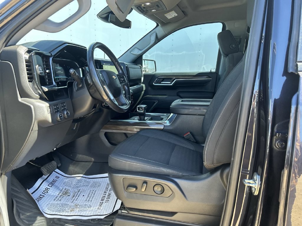 2022 Chevrolet Silverado 1500 LT - Photo 24