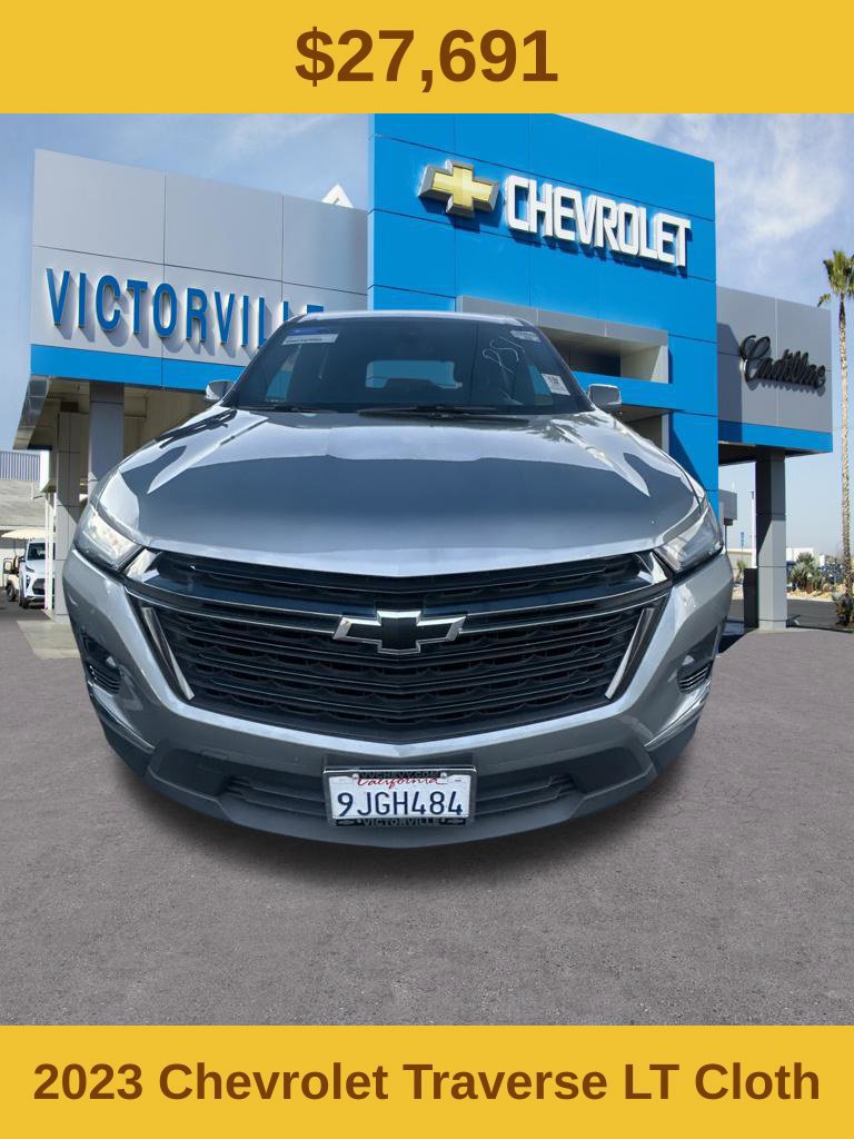 2023 Chevrolet Traverse photo 2