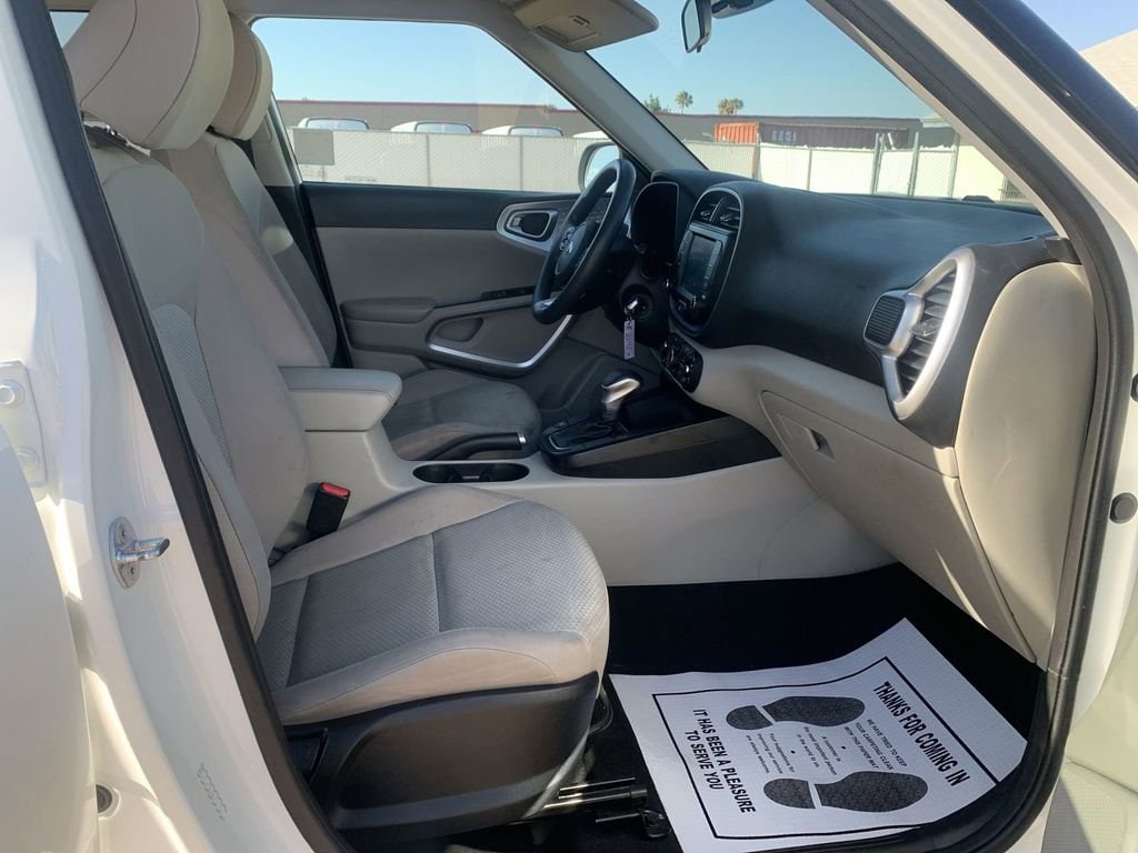 2021 Kia Soul LX - Photo 26