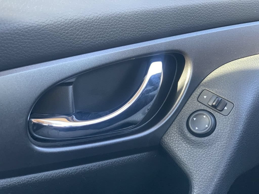 2016 Nissan Rogue S - Photo 17
