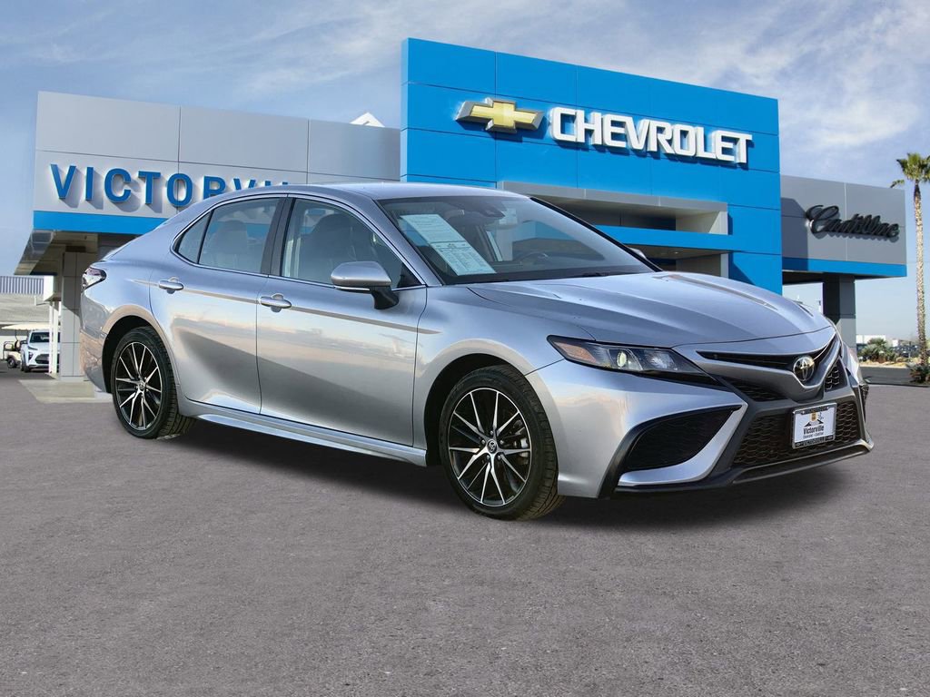 2023 Toyota Camry SE photo 3