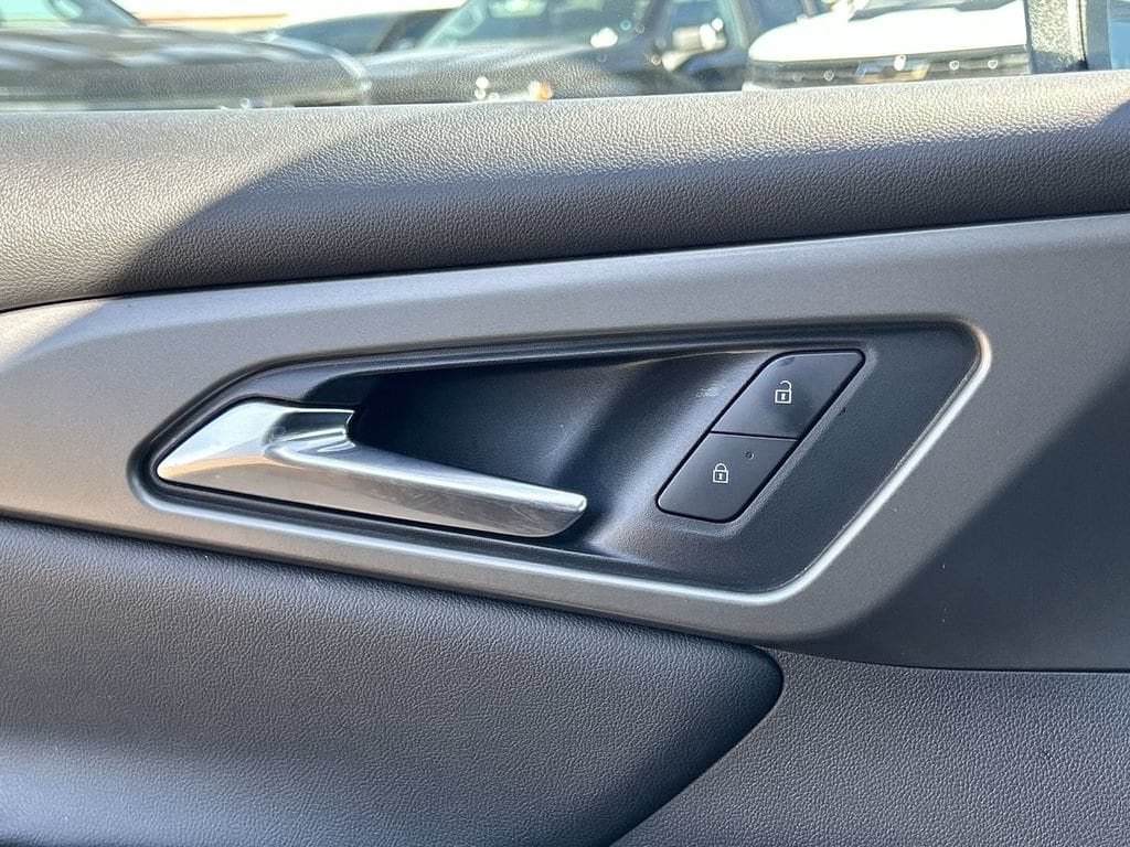 2025 Chevrolet Traverse LT - Photo 16