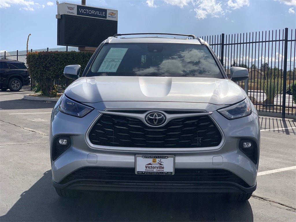 2022 Toyota Highlander XLE photo 2