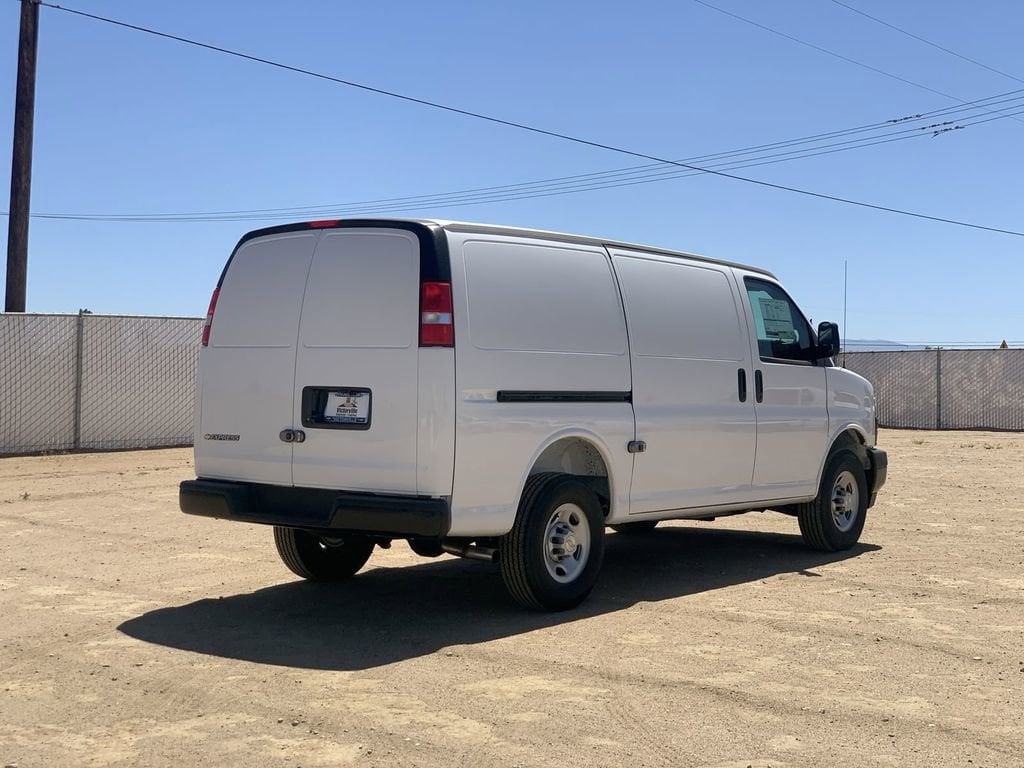 2026 Chevrolet Express Cargo Work Van - Photo 4