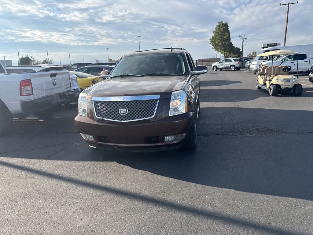2007 Cadillac Escalade Luxury photo 3