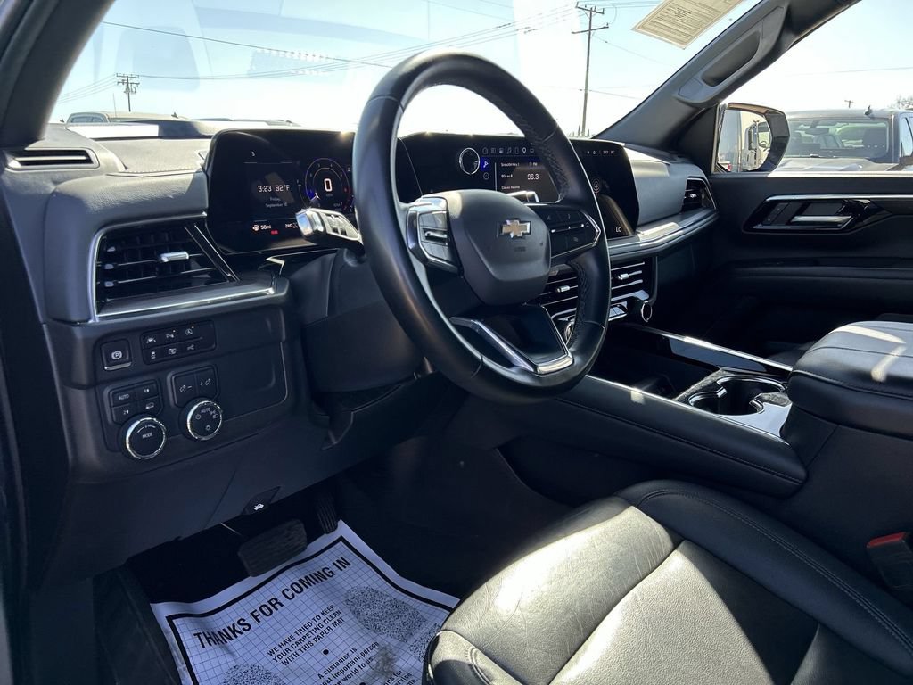 2025 Chevrolet Suburban LT - Photo 7