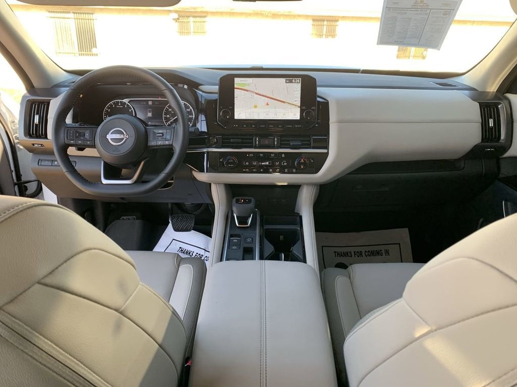 2025 Nissan Pathfinder SL - Photo 19