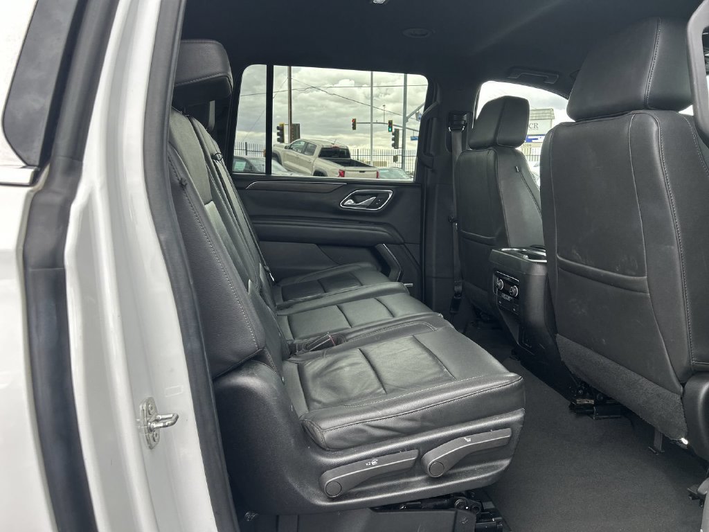 2023 Chevrolet Suburban LT - Photo 31