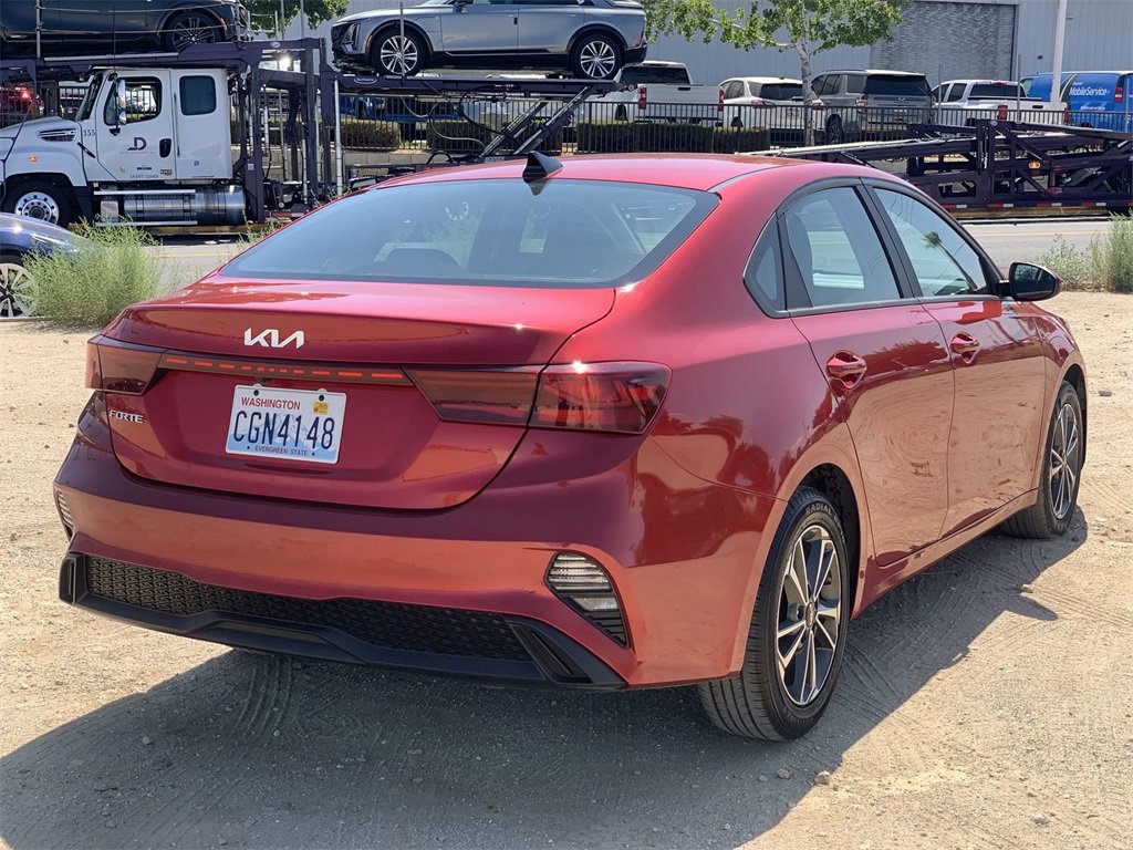 2023 Kia Forte LXS photo 4
