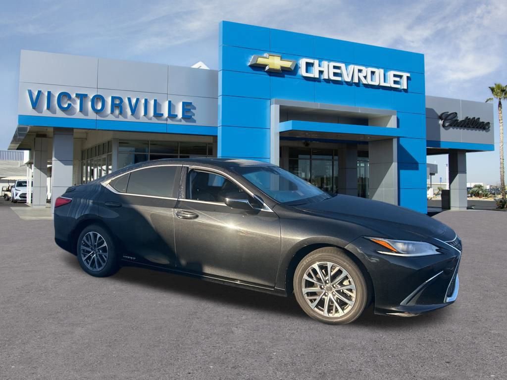 2022 Lexus ES 300h photo 2