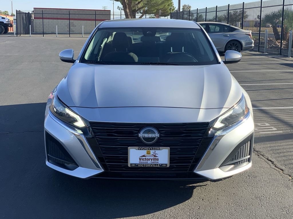 Used 2023 Nissan Altima 2.5 SV Sedan