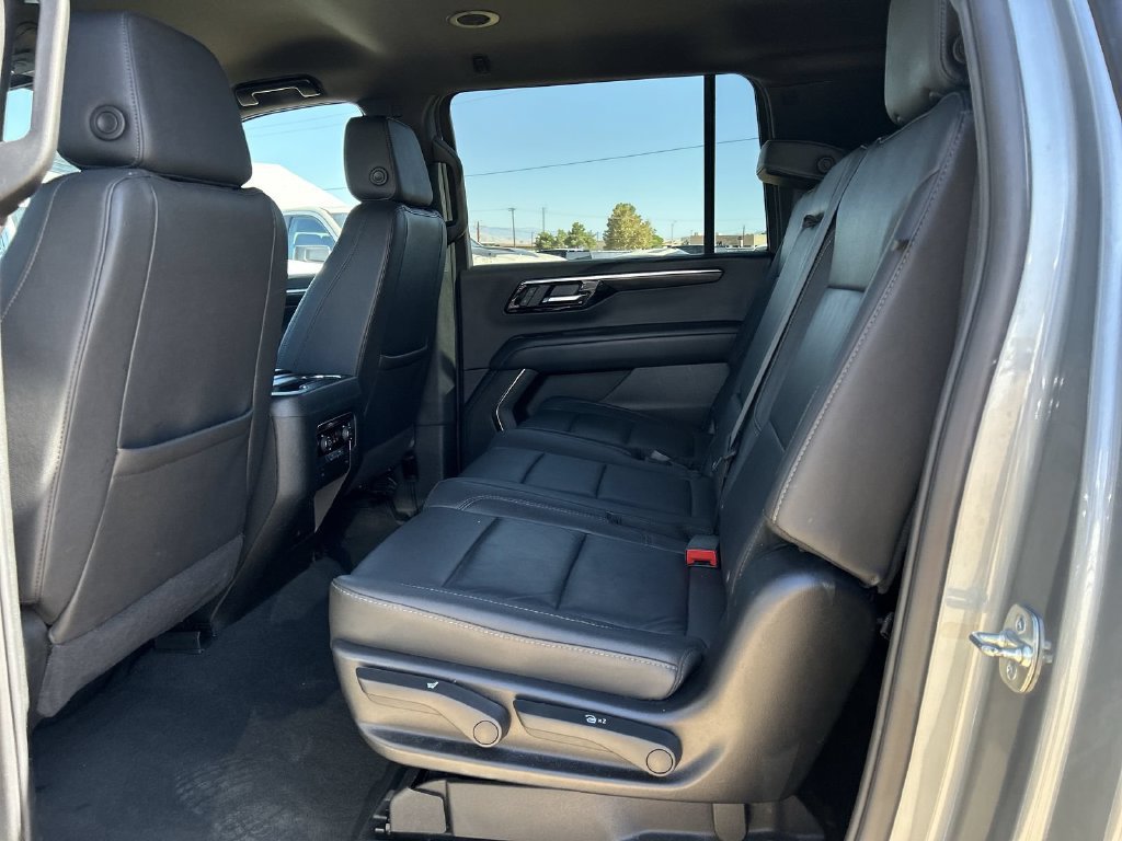 2025 Chevrolet Suburban LT - Photo 23